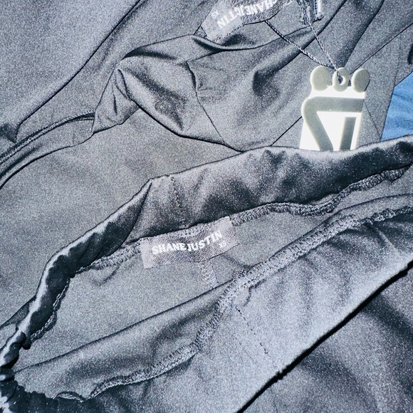 Shane Justin Black Activewear Set - Picture 2 of 2